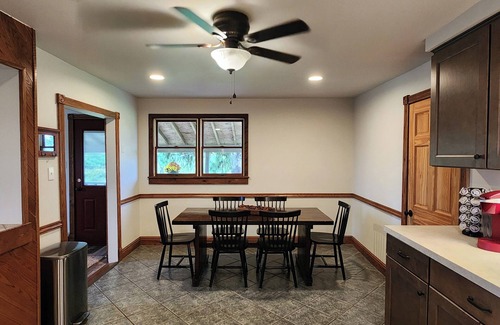 Tyrone House | The Yellow House at Maple Kroft Farm, Altoona- State College, Tyronen