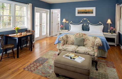 Waynesville Bed & Breakfast | The Yellow House on Plott Creek Road