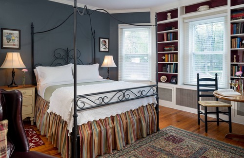 Waynesville Bed & Breakfast | The Yellow House on Plott Creek Road