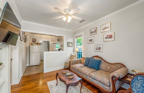 Fort Payne Cottage | The Yellowflower Historical Home in a Great Location!