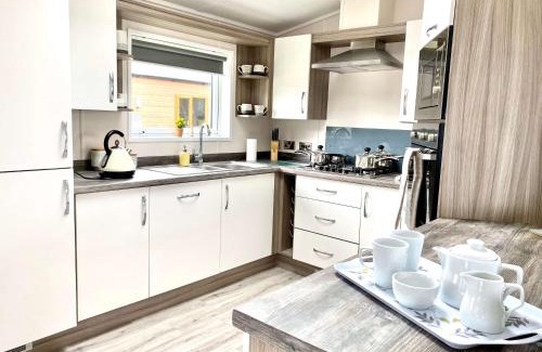 Allerthorpe House | The Yorkshire Burrow Lodge with Hot Tub