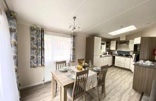 Allerthorpe House | The Yorkshire Burrow Lodge with Hot Tub