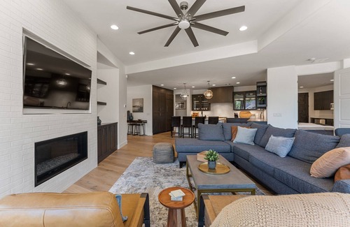 Ivins House | The Yucca Flower #11: Dog Friendly + Luxury Home
