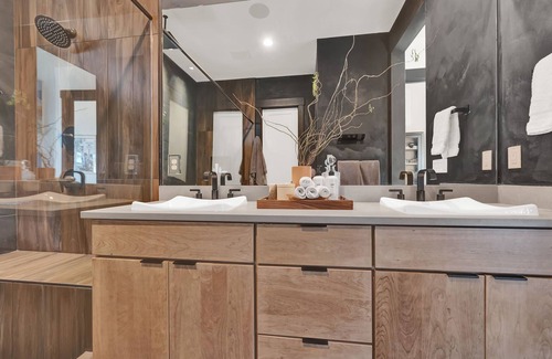 North Salt Lake House | The Zen Den:10-min to Down Town SLC: Spa Experience Sauna, Cold Plunge, Redlight