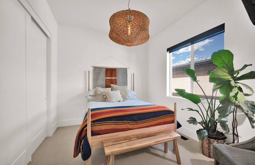 North Salt Lake House | The Zen Den:10-min to Down Town SLC: Spa Experience Sauna, Cold Plunge, Redlight
