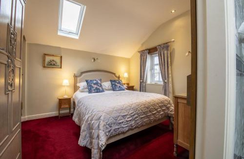 Leyburn House | Theaked Stones