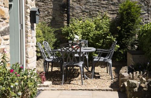Leyburn House | Theaked Stones
