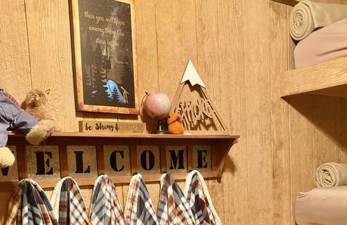 Apple Ridge Cabin | Theater, Games, Books, and Views-- 3 Miles to Main Street Blowing Rock!