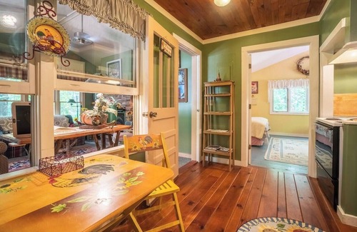 Clarkesville Cabin | Theda Mae's Sunflower Suite-#1