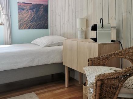 Nakskov Bed & Breakfast | TheGilgahouse gardenroom