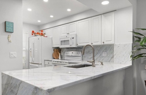 Plantation Condo | THEIR LOSS, YOUR GAIN! JAN & FEB 2026 AVAILABLE!