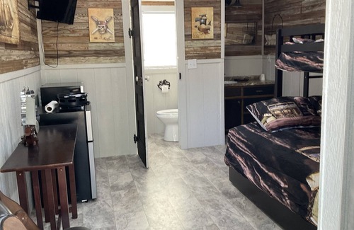 Thackerville Cabin | Theme cabins on wooded lot 1 mile 1/4 from Winn star casino