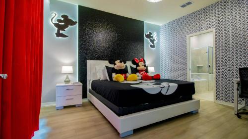 Four Corners House | Themed 5BR Resort Escape With Game Room & Pool 15987
