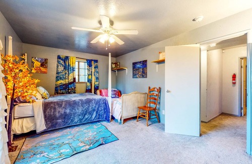 Frazier Park House | Themed Gated Retreat with Media Room, Large Deck & Fenced Dog-Friendly Yard