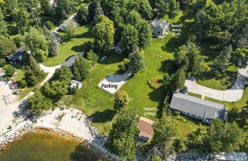 Sturgeon Bay House | Thenells Cottage by Simple Life Rentals