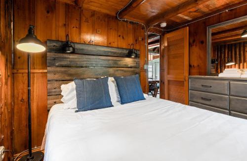 Sturgeon Bay House | Thenells Cottage by Simple Life Rentals