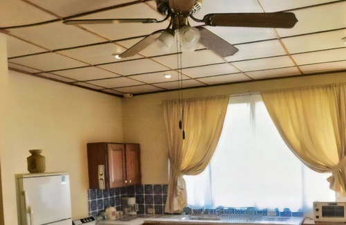 San Pedro Apartment | Theologos, Cozy Inn Apartment 3