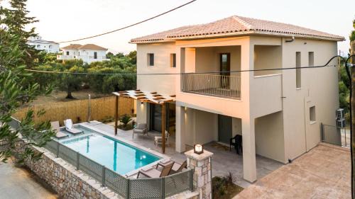 Akrotiri Villa | Theoni House