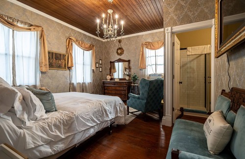Marthasville Bed & Breakfast | TheOutPostInn Bed&Breakfast - The Blue Victorian