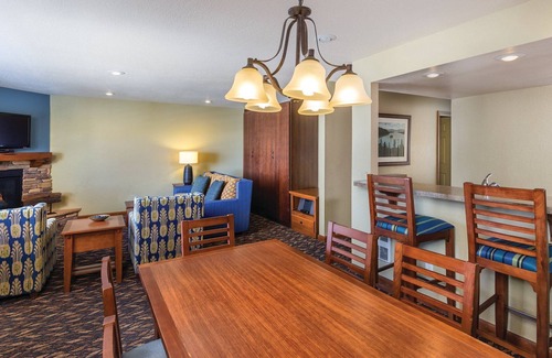 Tahoe Village Resort | There’s no better place to celebrate the good life!
