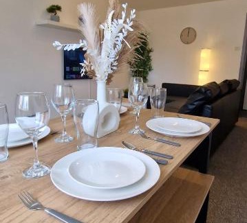 Cathays Apartment | Thesiger Court Apartments - Free Private Parking - by Property Promise