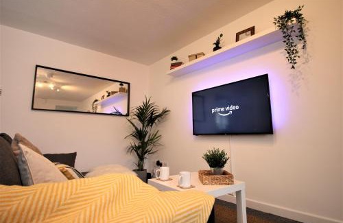 Cathays Apartment | Thesiger Court Apartments - Free Private Parking - by Property Promise