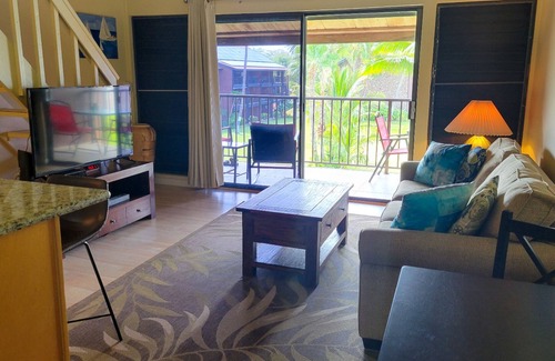 Kaunakakai House | Third-floor condo with ocean views, WiFi, pool, grills & washer/dryer