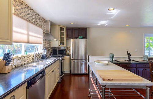 White St. Gallery House | Thirsty Mermaid - Large 4/3 Pool Home