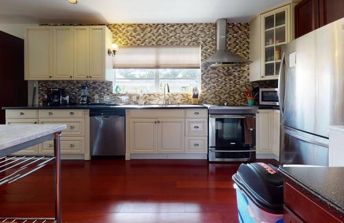 White St. Gallery House | Thirsty Mermaid - Large 4/3 Pool Home