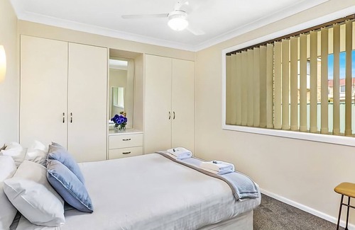 Coffs Harbour Villa | This 2 bedroom, 1 bathroom home is the ideal beach getaway for those looking to escape the grind