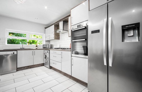 Hall Green House | This 3-bedroom luxury property is located within the county of West Midlands