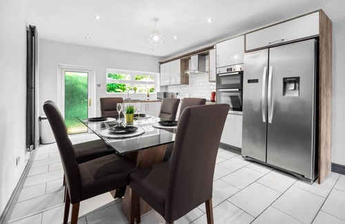 Hall Green House | This 3-bedroom luxury property is located within the county of West Midlands