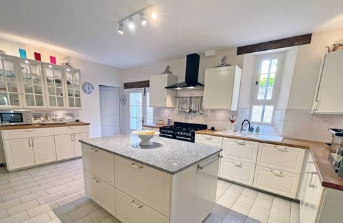 Tremolat House | This 8-person gîte is located in Trémolat, a small village ideally situated at the gateway to...