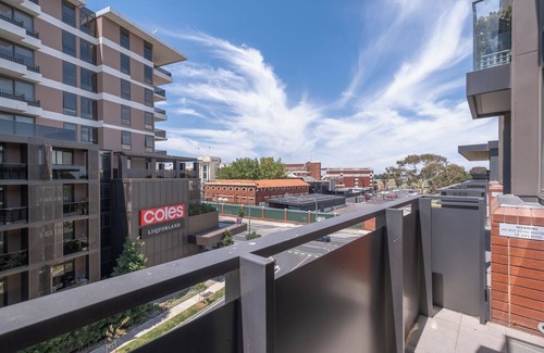 Caulfield East Apartment | This apartment is a 2 bedroom(s), 1 bathrooms, located in Caulfield North, VIC.