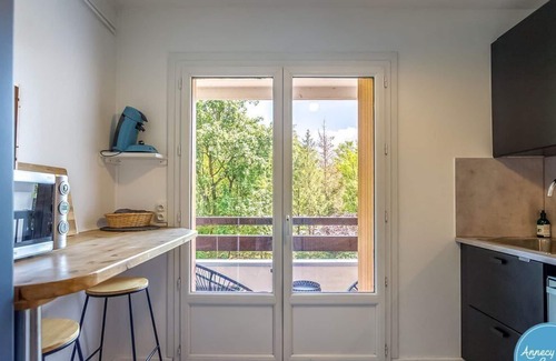 Novel Apartment | This apartment is a 0 bedroom(s), 1 bathrooms, located in ANNECY, Haute-Savoie.