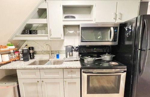 North Upper Street Apartment | This apartment is a 3 bedroom(s), 1 bathrooms, located in Lexington, KY.