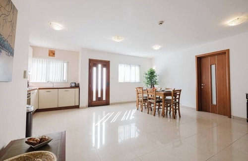 Mellieħa Heights Apartment | This apartment is a 3 bedroom(s), 1.5 bathrooms, located in Il-Mellieħa, null.