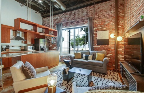 Southbank Apartment | This apartment is a 1 bedroom(s), 1 bathrooms, located in Jacksonville, FL.
