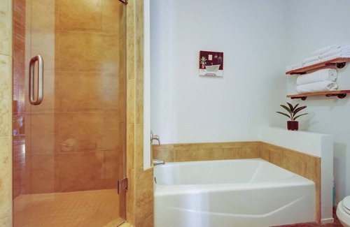 Southbank Apartment | This apartment is a 1 bedroom(s), 1 bathrooms, located in Jacksonville, FL.