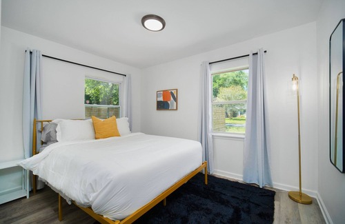 Murray Hill Apartment | This apartment is a 2 bedroom(s), 1 bathrooms, located in Jacksonville, FL.
