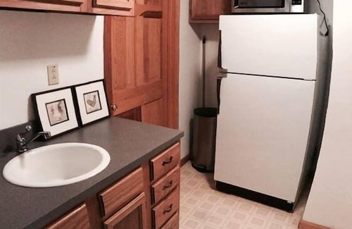 Mars Hill Cabin | This cabin is a 2 bedroom(s), 1 bathrooms, located in Mars Hill, NC.