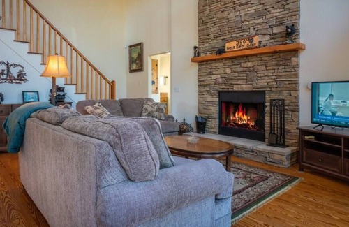 Marble Cabin | This cabin is a 3 bedroom(s), 3.5 bathrooms, located in Marble, NC.