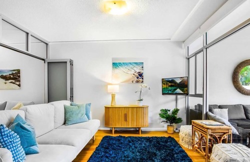 Bulimba Apartment | This charming 1-2 bedroom unit located in the suburb of Bulimba is a must stay!