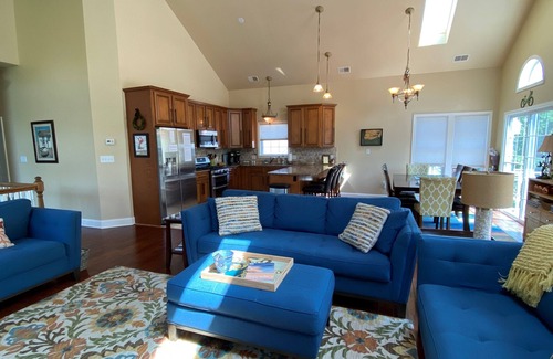 West Cape May House | This charming and spacious home comfortably accommodates 8 people with plenty of room for everyone.