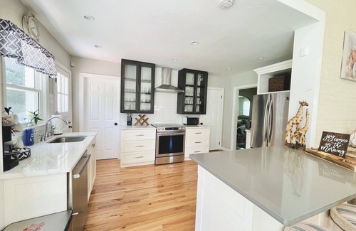 North Decatur House | This charming home in Decatur, near Emory, CDC,Atlanta