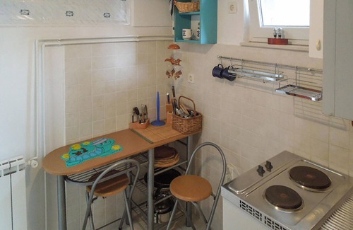 Martinscica Apartment | This compact holiday apartment is just a few metres from the pebble beach.