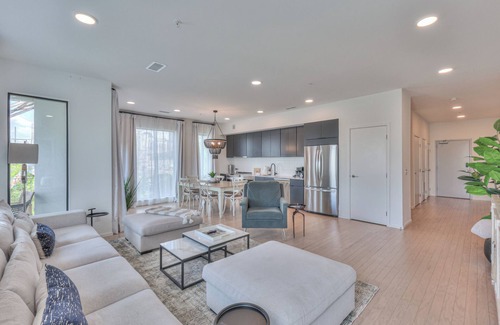 North Capitol Condo | This condominium is a 3 bedroom(s), 2.5 bathrooms, located in Nashville, TN.