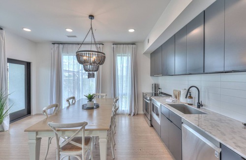 North Capitol Condo | This condominium is a 3 bedroom(s), 2.5 bathrooms, located in Nashville, TN.