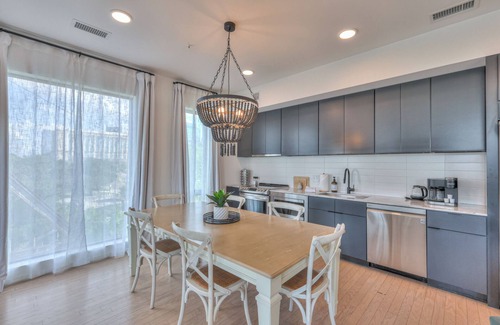 North Capitol Condo | This condominium is a 3 bedroom(s), 2.5 bathrooms, located in Nashville, TN.