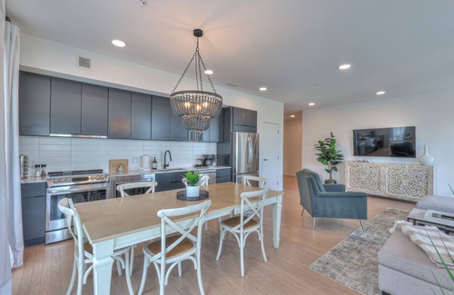 North Capitol Condo | This condominium is a 3 bedroom(s), 2.5 bathrooms, located in Nashville, TN.